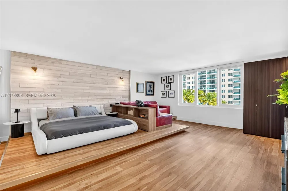 2301 Collins Ave #714 Miami Beach, FL 33139