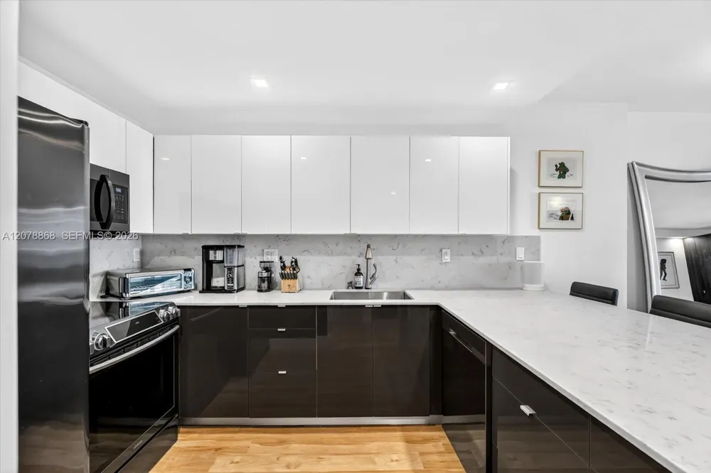 2301 Collins Ave #714 Miami Beach, FL 33139