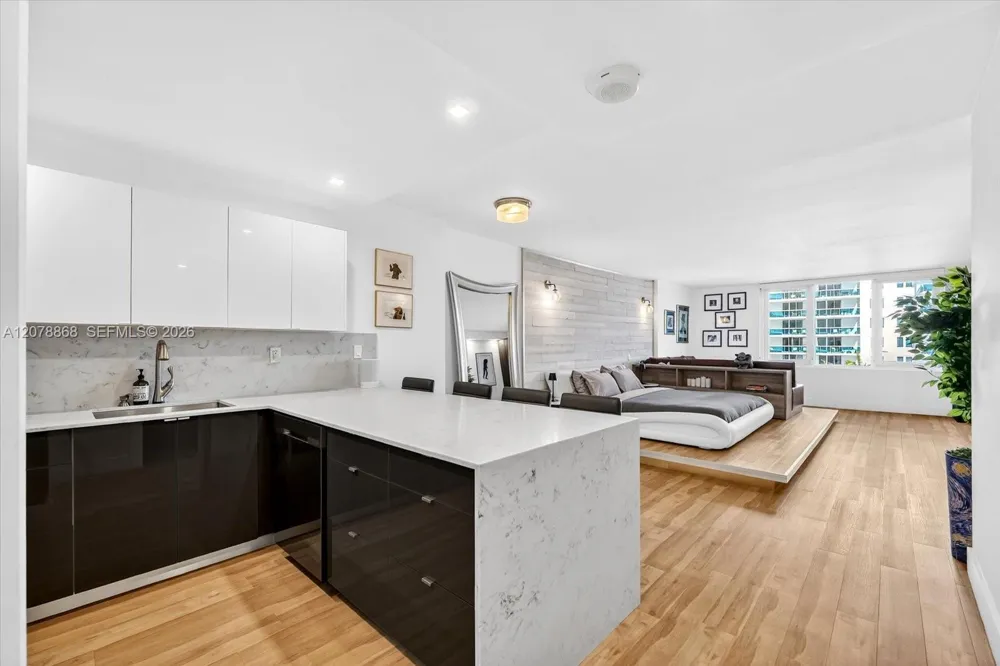 2301 Collins Ave #714 Miami Beach, FL 33139