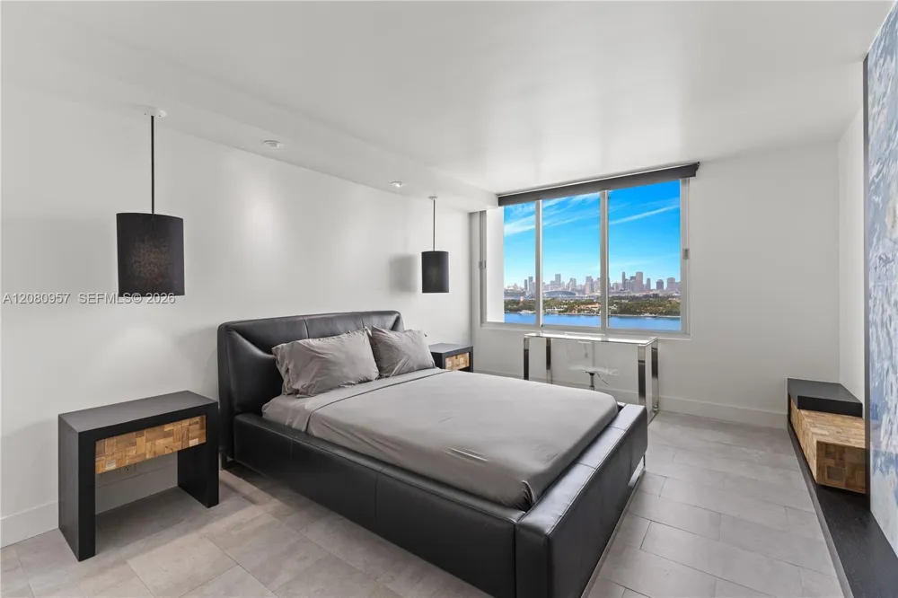 1000 West Ave #1518 Miami Beach, FL 33139