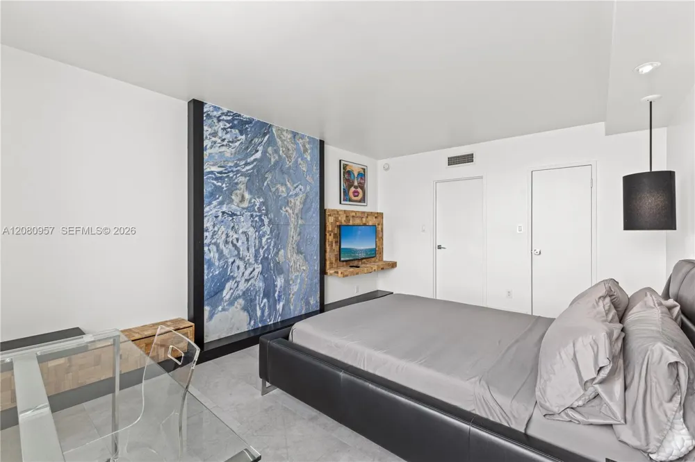 1000 West Ave #1518 Miami Beach, FL 33139