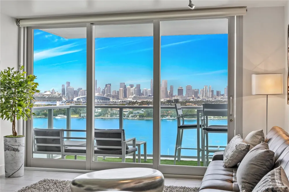 1000 West Ave #1518 Miami Beach, FL 33139