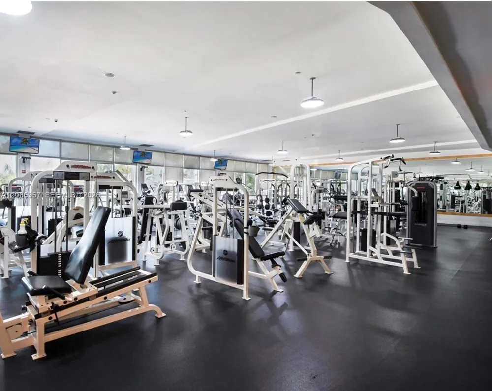 1000 West Ave #1518 Miami Beach, FL 33139