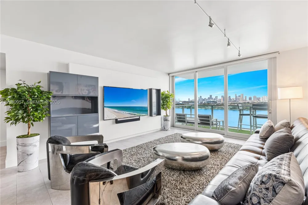 1000 West Ave #1518 Miami Beach, FL 33139