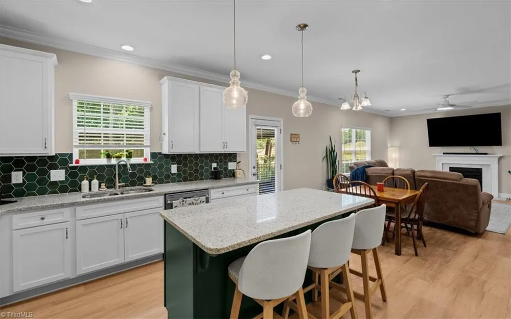 1637 Appaloosa Place High Point, NC 27262