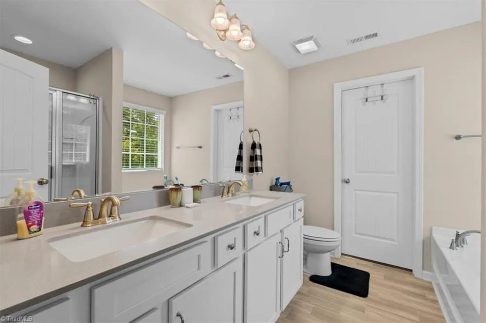 1637 Appaloosa Place High Point, NC 27262
