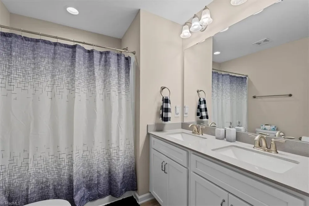 1637 Appaloosa Place High Point, NC 27262