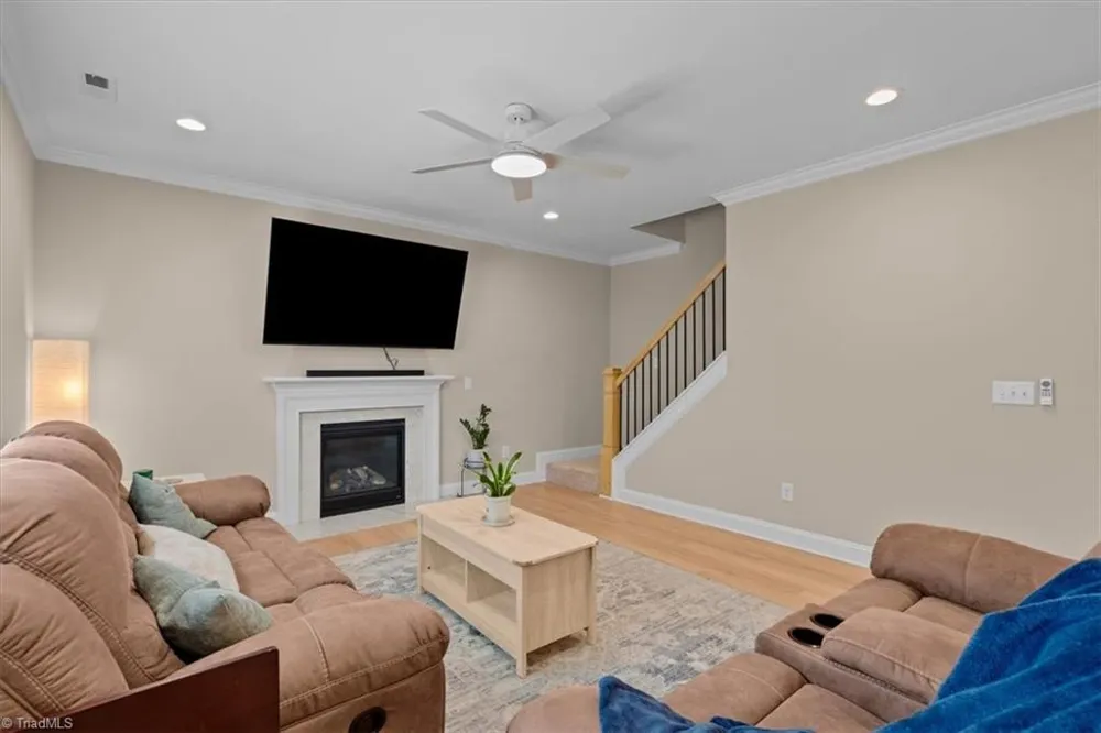 1637 Appaloosa Place High Point, NC 27262