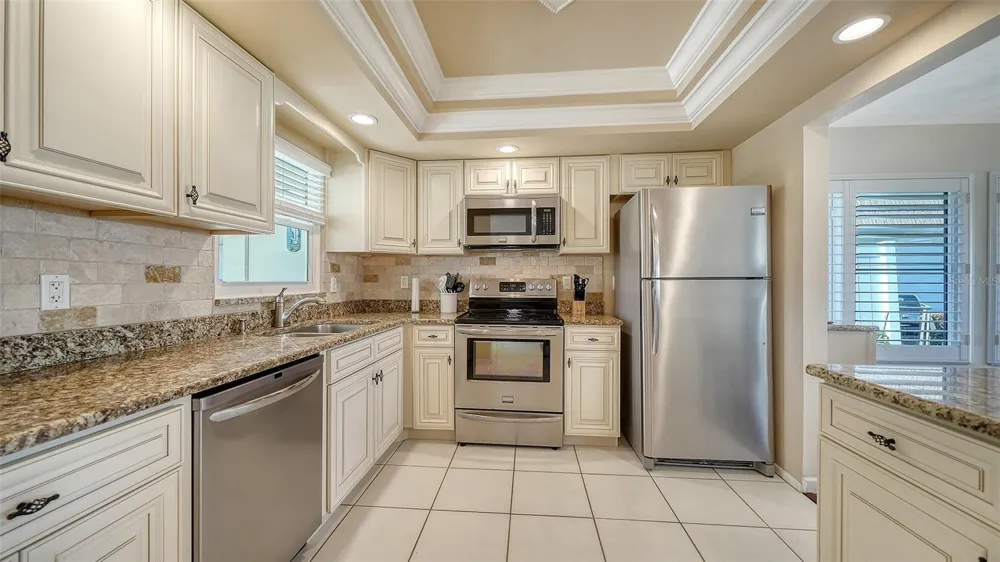 2721 RIVERBLUFF PLACE #V-50 Sarasota, FL 34231