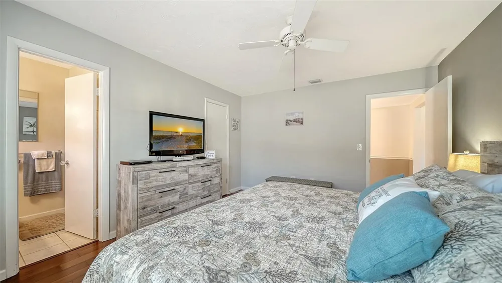 2721 RIVERBLUFF PLACE #V-50 Sarasota, FL 34231