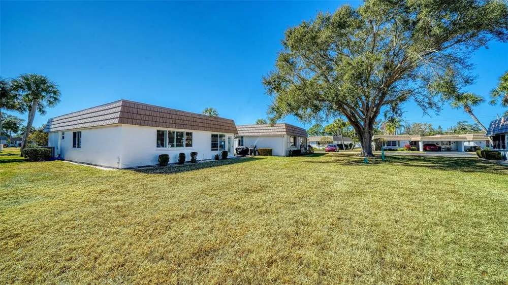 2721 RIVERBLUFF PLACE #V-50 Sarasota, FL 34231