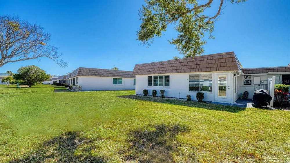 2721 RIVERBLUFF PLACE #V-50 Sarasota, FL 34231