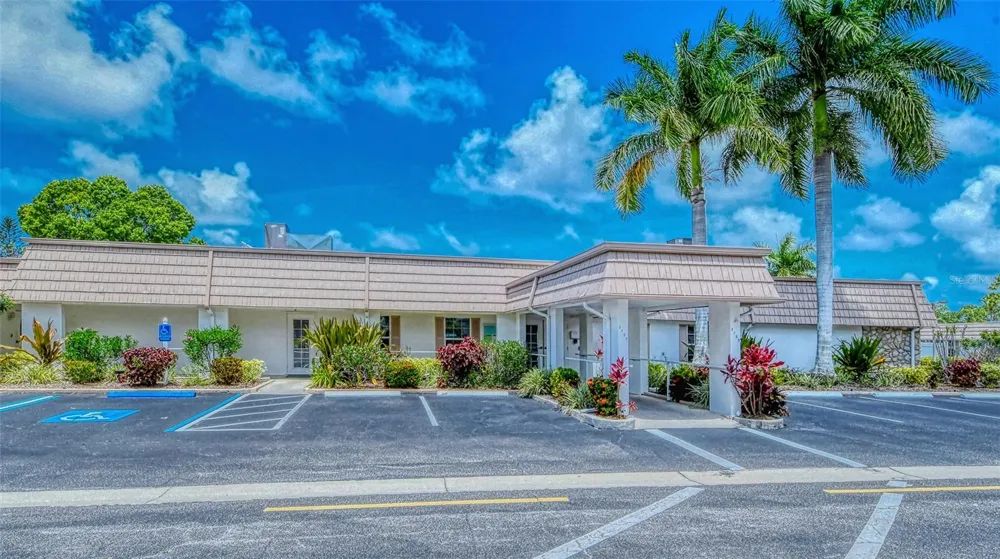 2721 RIVERBLUFF PLACE #V-50 Sarasota, FL 34231