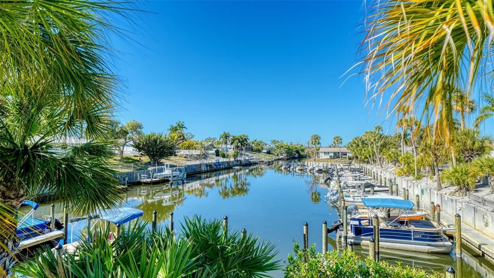 2721 RIVERBLUFF PLACE #V-50 Sarasota, FL 34231