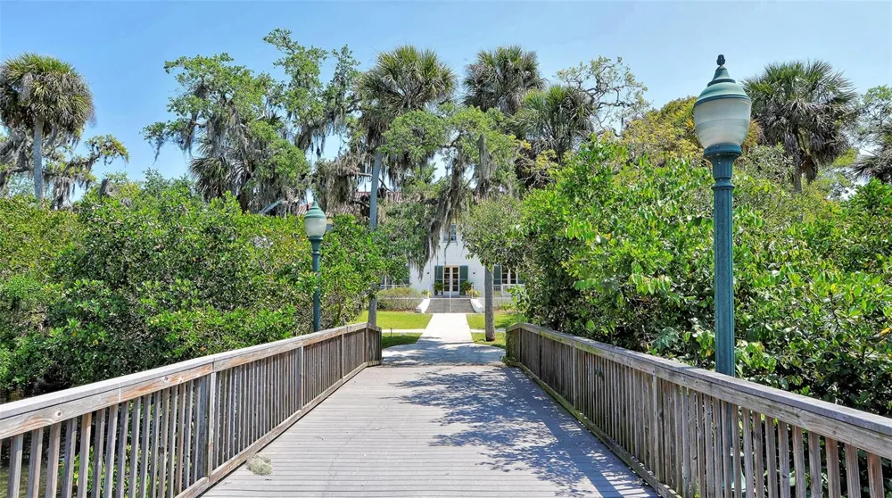 2721 RIVERBLUFF PLACE #V-50 Sarasota, FL 34231