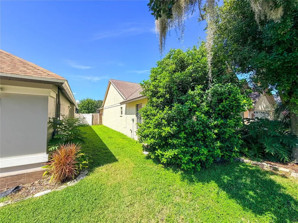 9542 PEBBLE GLEN AVENUE Tampa, FL 33647