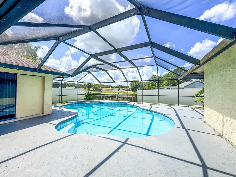 9542 PEBBLE GLEN AVENUE Tampa, FL 33647