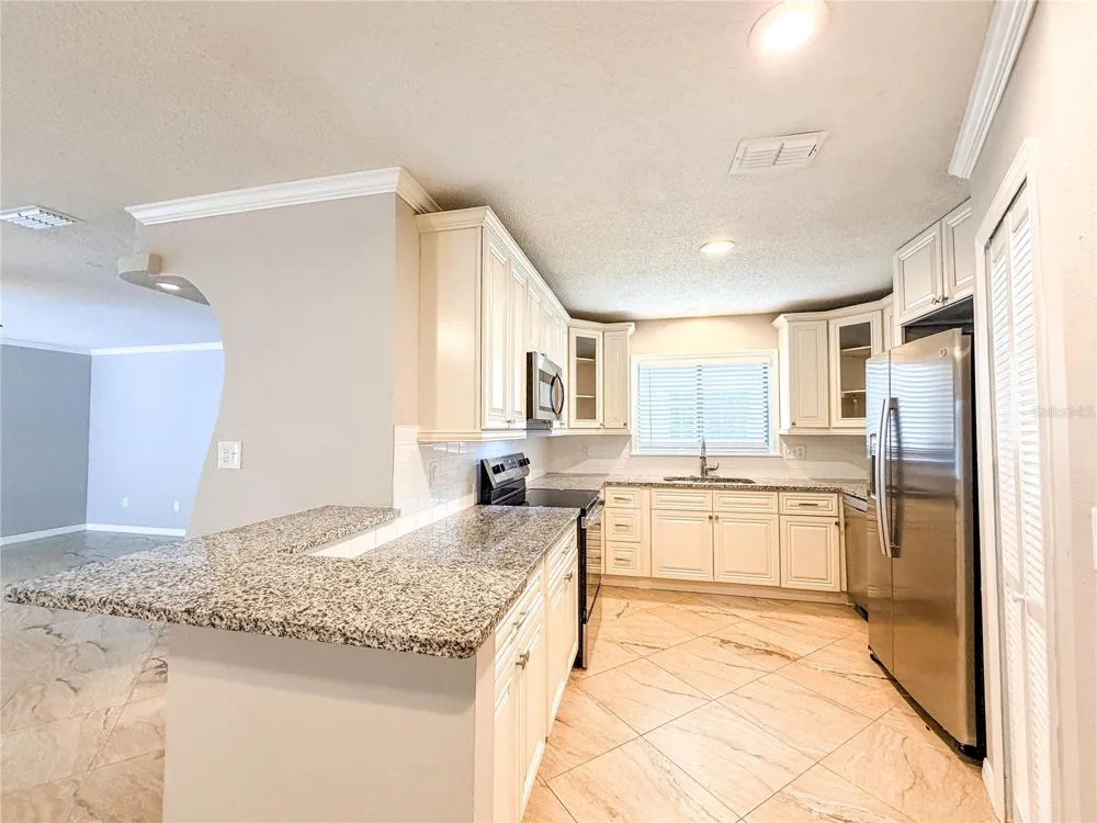 9542 PEBBLE GLEN AVENUE Tampa, FL 33647