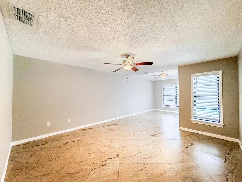 9542 PEBBLE GLEN AVENUE Tampa, FL 33647