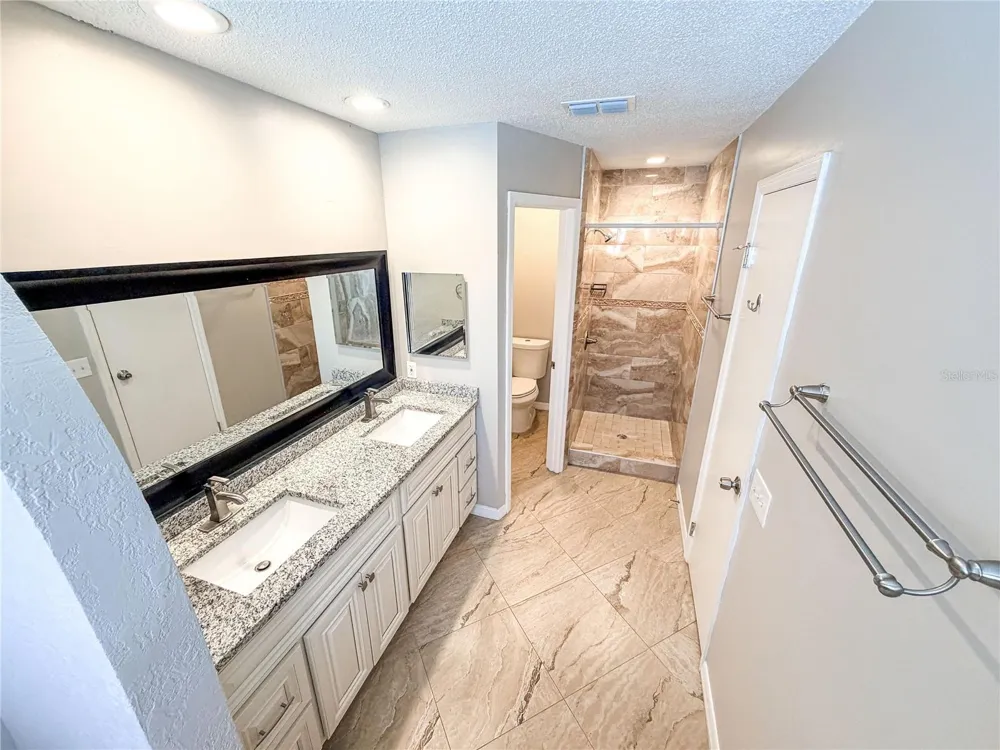 9542 PEBBLE GLEN AVENUE Tampa, FL 33647