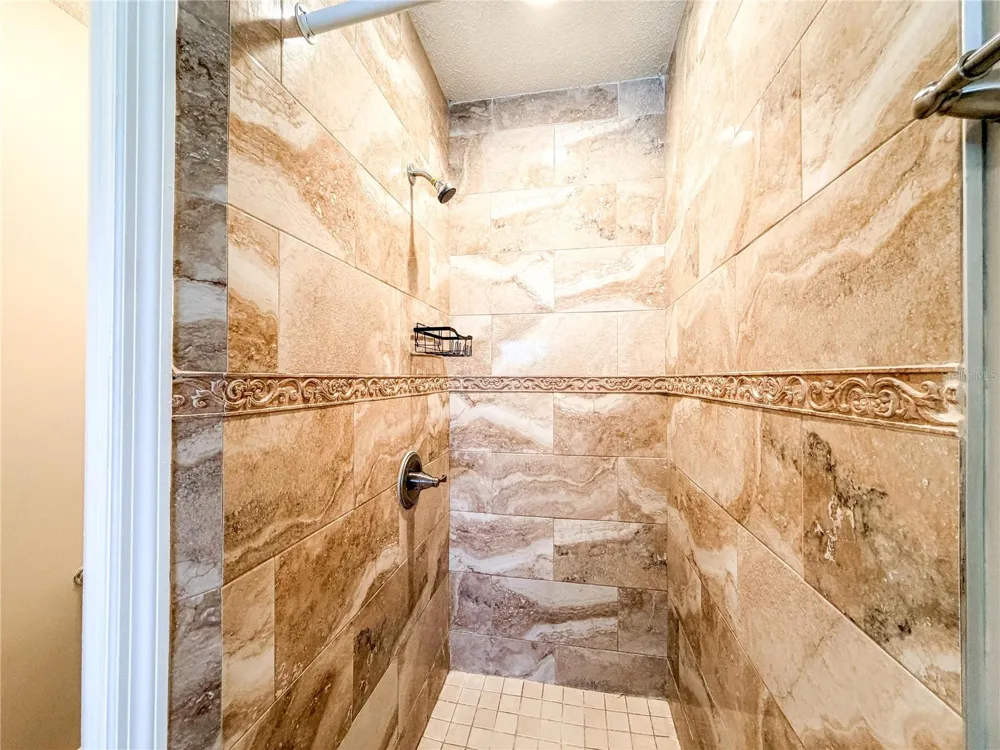 9542 PEBBLE GLEN AVENUE Tampa, FL 33647