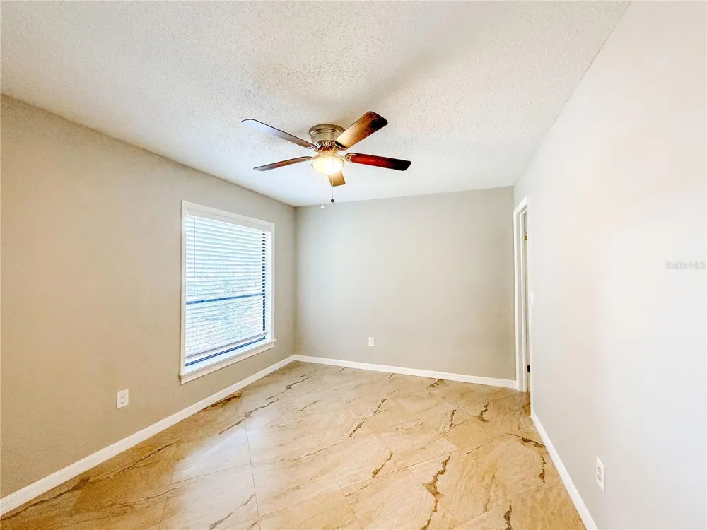 9542 PEBBLE GLEN AVENUE Tampa, FL 33647