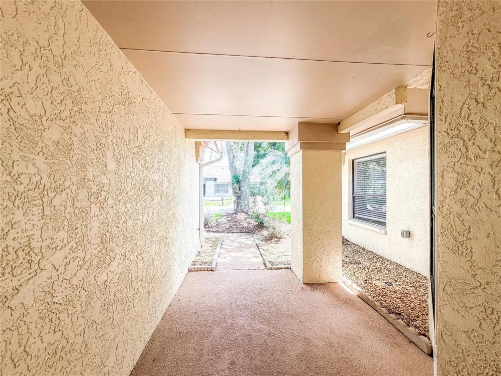 9542 PEBBLE GLEN AVENUE Tampa, FL 33647