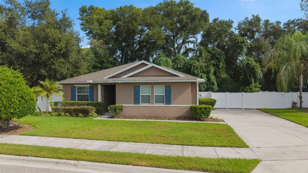 1007 FLAGSTONE COURT Apopka, FL 32703