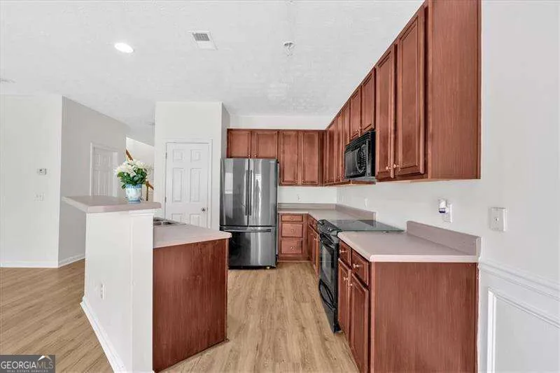 2555 Flat Shoals RD College Park, GA 30349