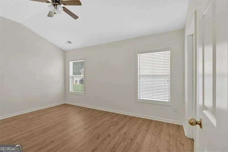 2555 Flat Shoals RD College Park, GA 30349