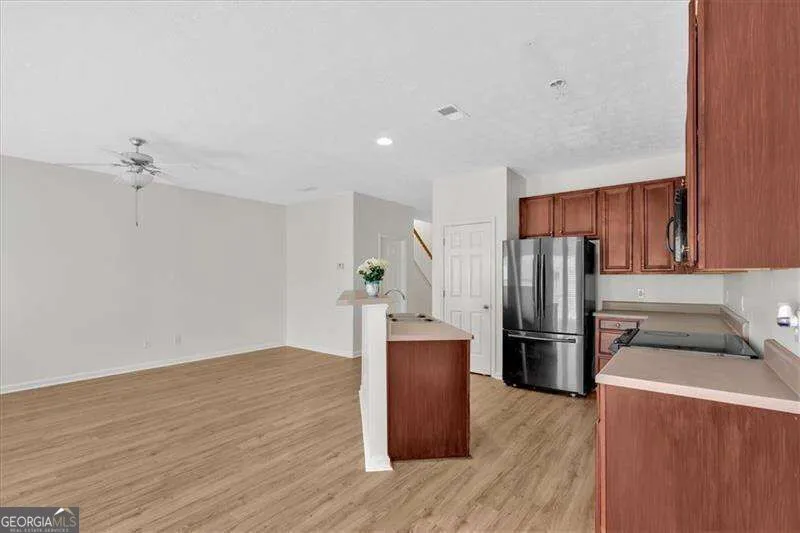 2555 Flat Shoals RD College Park, GA 30349