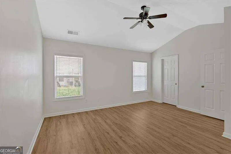 2555 Flat Shoals RD College Park, GA 30349