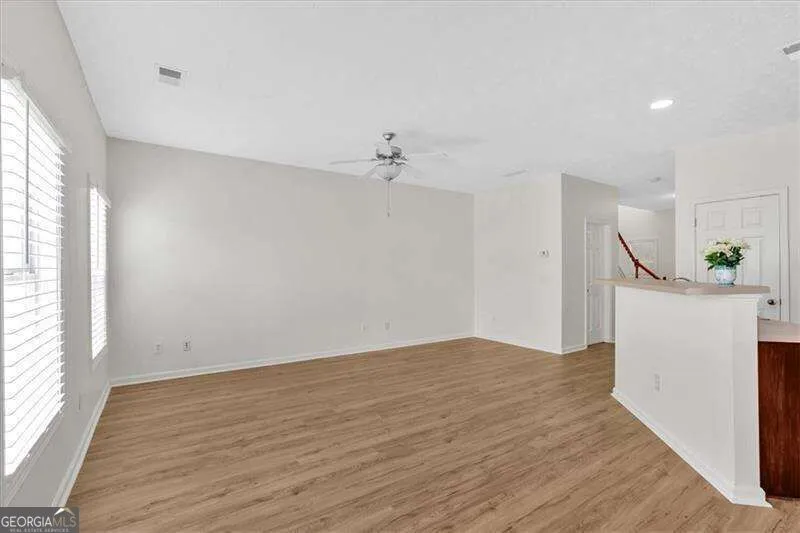 2555 Flat Shoals RD College Park, GA 30349