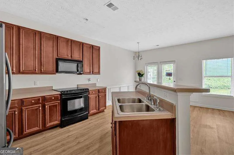 2555 Flat Shoals RD College Park, GA 30349
