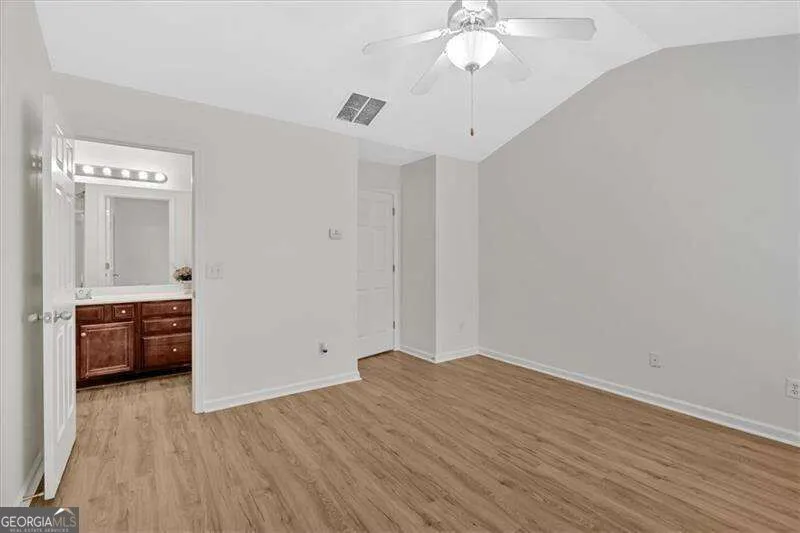2555 Flat Shoals RD College Park, GA 30349