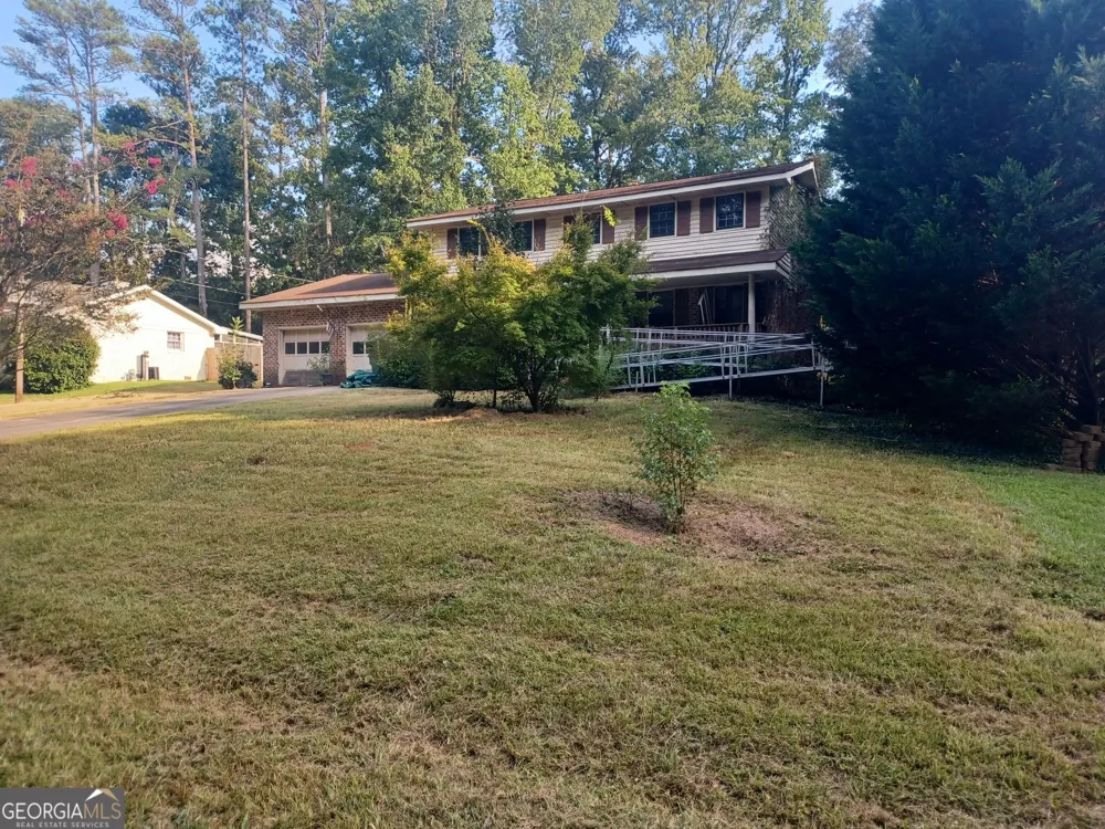 105 Little John WAY Newnan, GA 30263