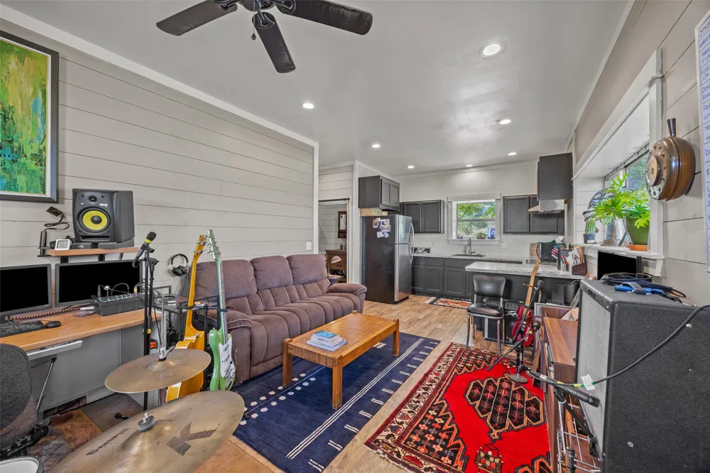 211 Rancho Ladera Drive San Marcos, TX 78666