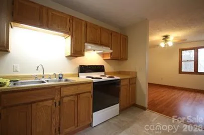 937 Shoal Creek Road Balsam Grove, NC 28708