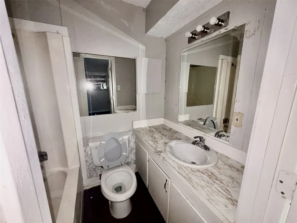 2539 W Prairie Street Denton, TX 76201