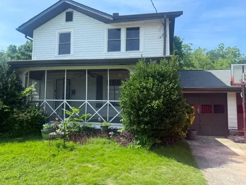 217 Montgomery Street NE