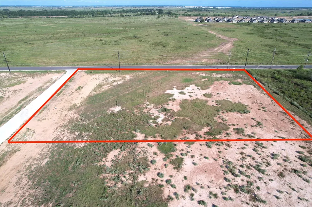 1033 Wrangler Way Sealy, TX 77474