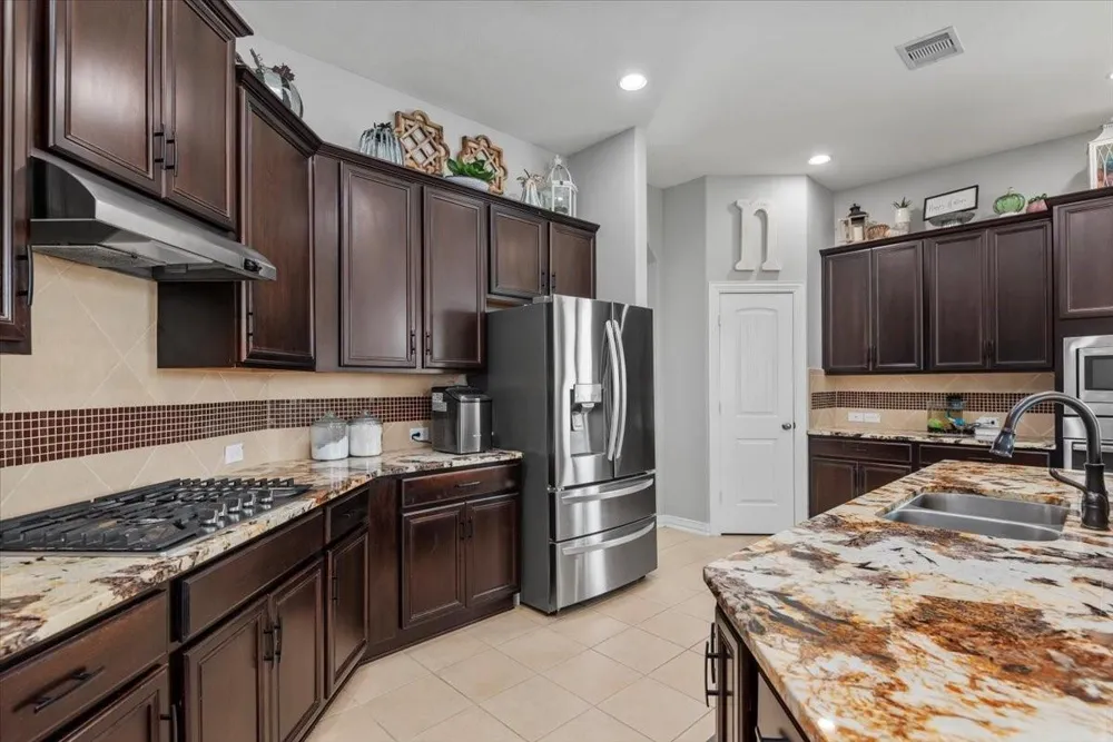 16319 Denise Terrace Drive Hockley, TX 77447