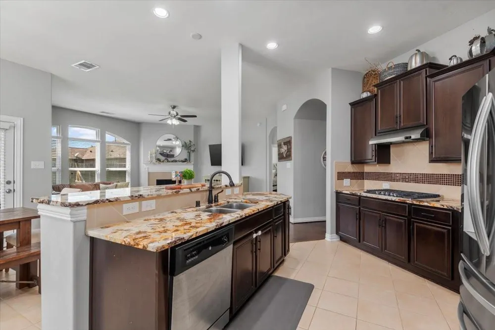 16319 Denise Terrace Drive Hockley, TX 77447