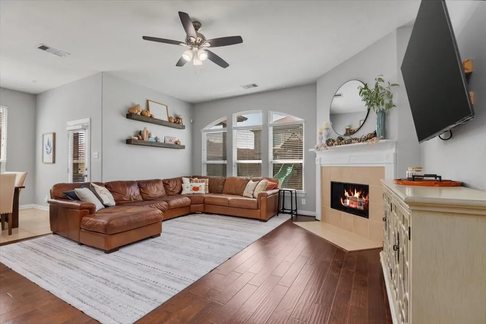 16319 Denise Terrace Drive Hockley, TX 77447