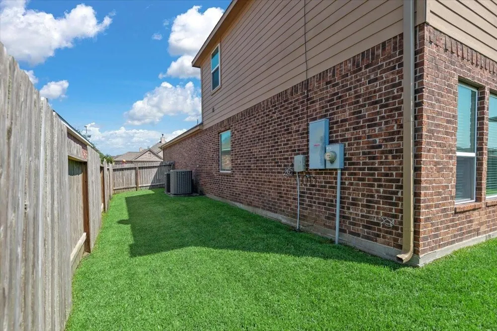 16319 Denise Terrace Drive Hockley, TX 77447