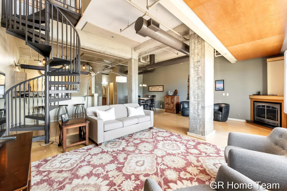 105 W Danaher Street #201 Ludington, MI 49431