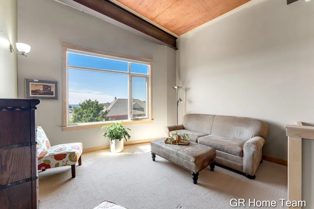 105 W Danaher Street #201 Ludington, MI 49431