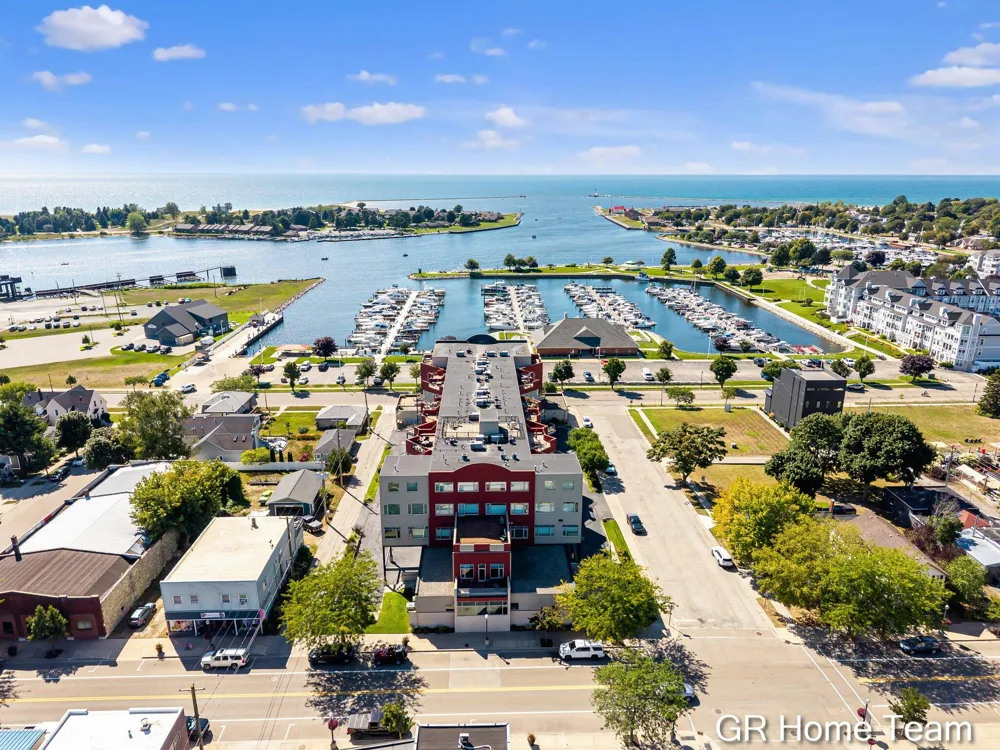 105 W Danaher Street #201 Ludington, MI 49431