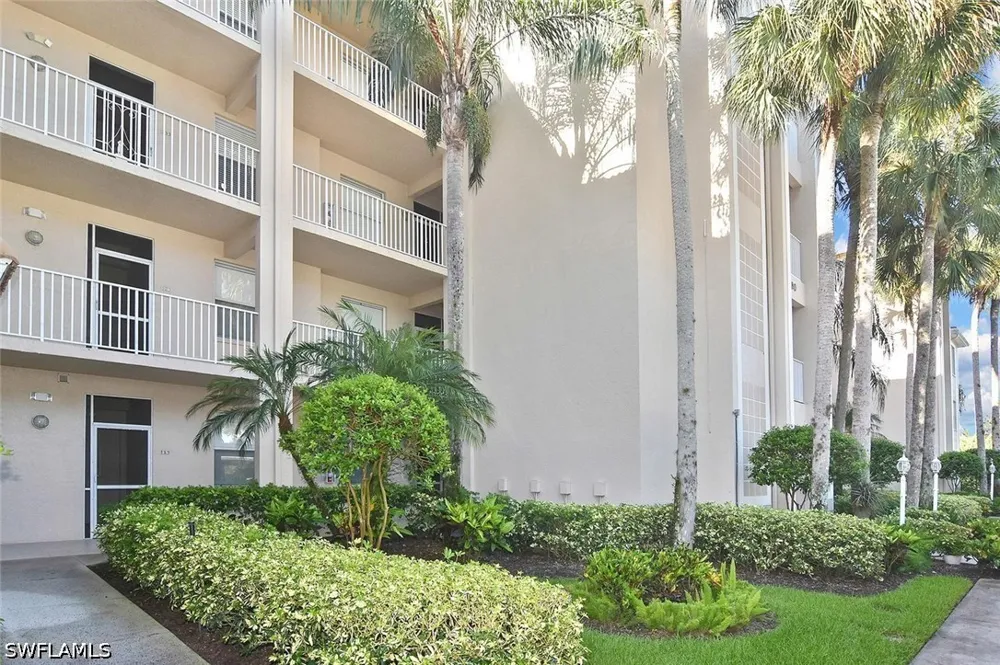 CEDAR HAMMOCK CIRCLE #122 Naples, FL 34112