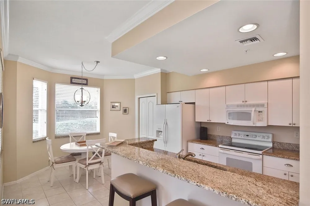 CEDAR HAMMOCK CIRCLE #122 Naples, FL 34112
